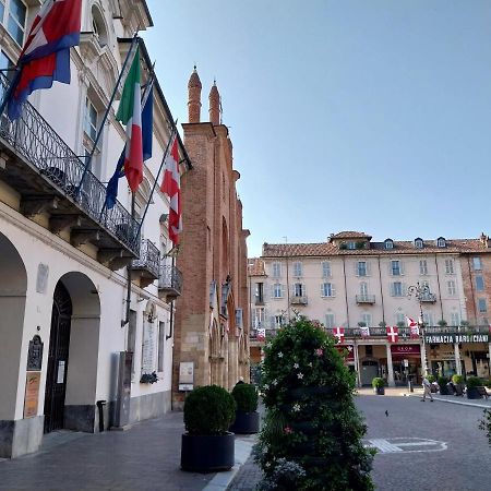 Casa Cozy - Comodo Appartamento In Asti Centro Bagian luar foto